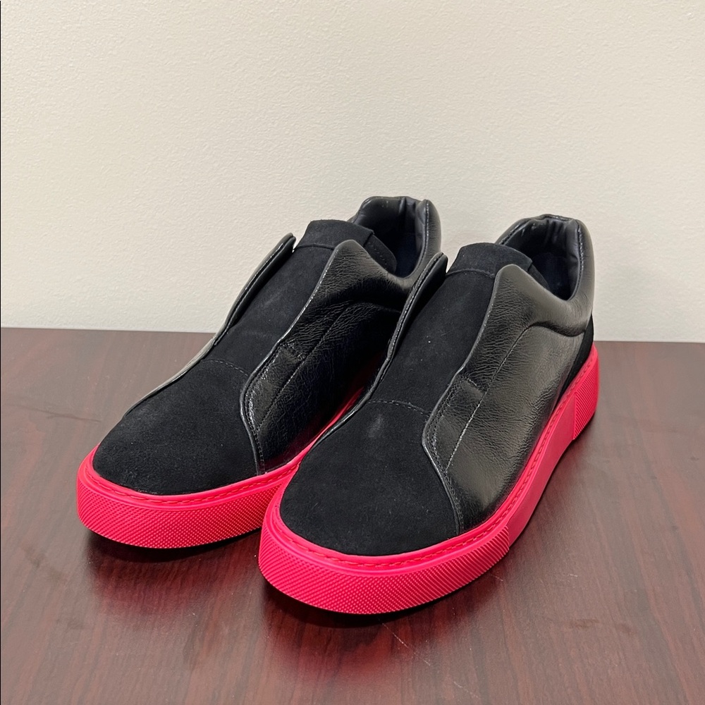 Sleek Black and Red Men's Sneakers